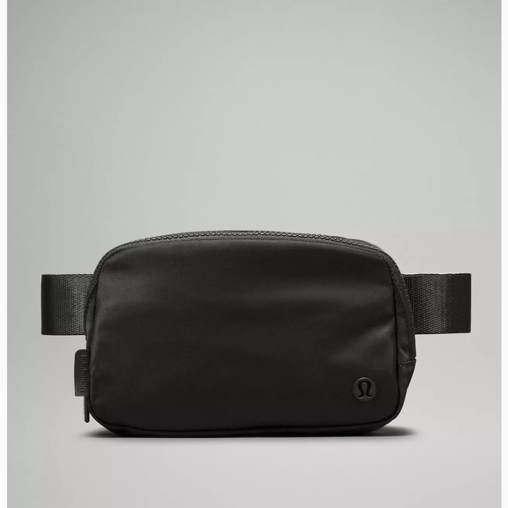 Lululemon Everywhere Belt Bag With Long Strap